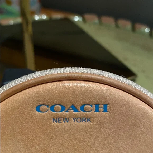 Coach Leather Coin Pouch 4” in diameter with Teal Blue Embossed Hangtag - Picture 4 of 6